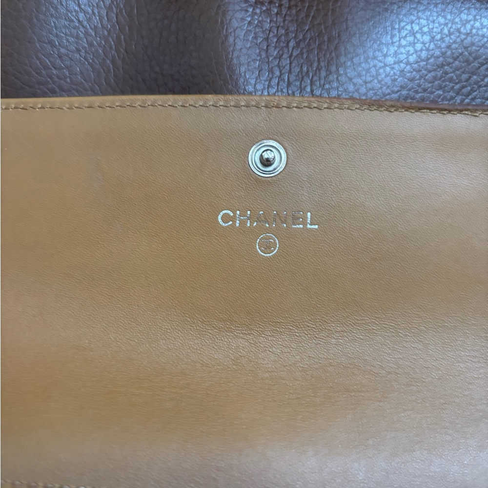 CHANEL Gold color Caviar Leather Long Wallet with CC Logo - Picture 3 of 10